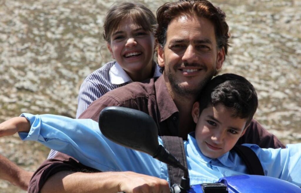 مشاهدة فيلم عيون الحرامية 2014 كامل HD